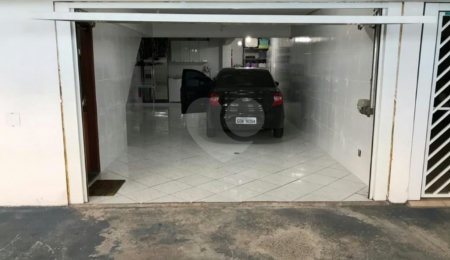 Casa à venda com 3 quartos, sendo 1 suíte,  no condomínio Residencial Gabriela, São Paulo - SP