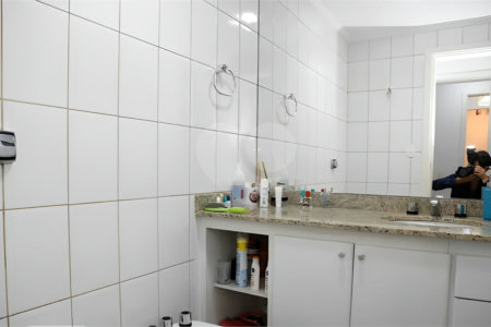 Apartamento à venda com 4 quartos, sendo 3 suítes,  em Real Parque, São Paulo, SP