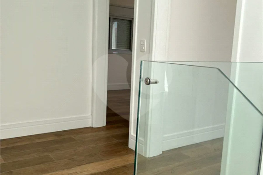 Casa à venda com 4 quartos, sendo 2 suítes, no condomínio Residencial Floresta, São Paulo - SP