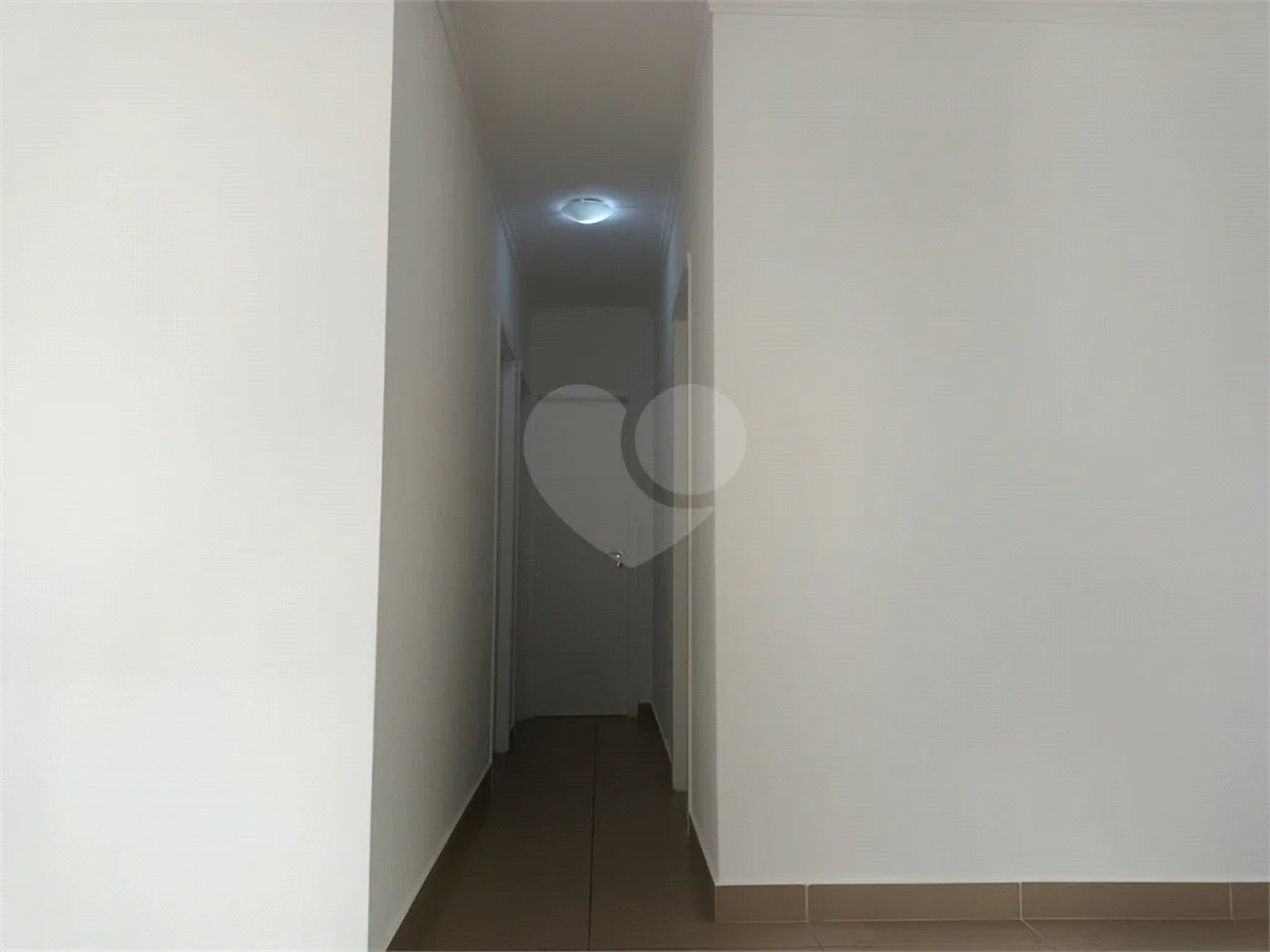 APARTAMENTO PARAÇAÇÃO COM 3 DORMITÓRIOS E 2 VAGAS DE GARGEM NA VILA ANASTÁCIO
