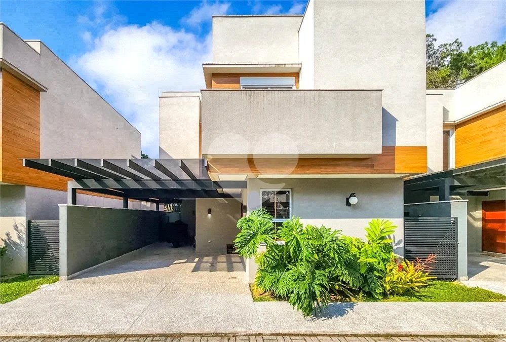 Casa em Condomínio 3 suítes 2 vagas a venda | Jardim Prudência - São Paulo