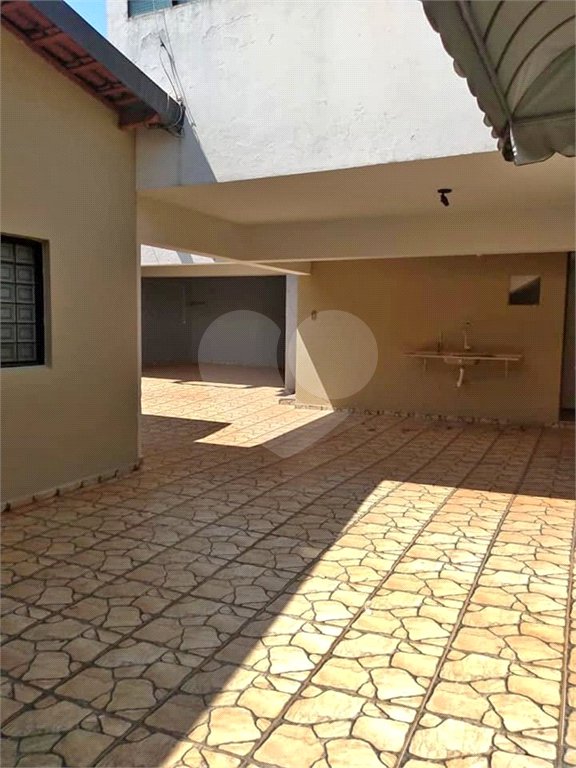 Casa com salão comercial para venda no Jardim Cruzeiro do Sul