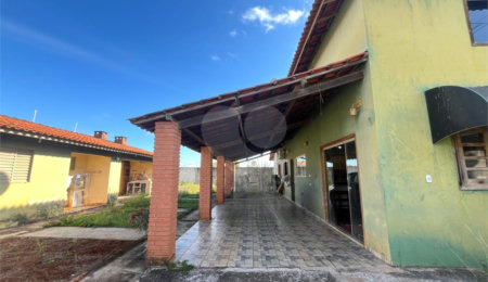 Sobrado à venda com 4 quartos, sendo 1 suíte,  em Estância Conceição, Itapetininga, SP