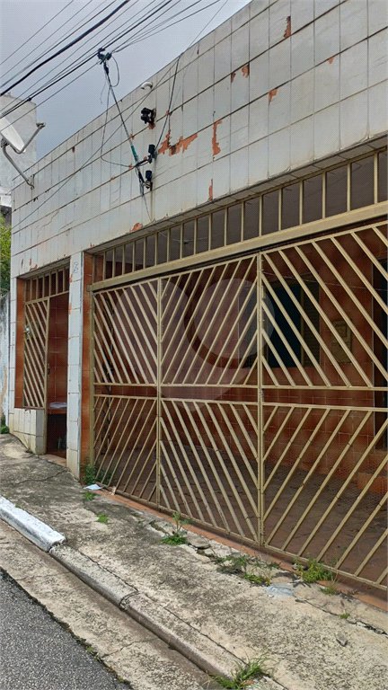 Casa Térrea 2 Dormitórios com 1 Vaga de Garagem Próxima à Estação São Lucas – Excelente Oportunidade para Morar ou Investir.
