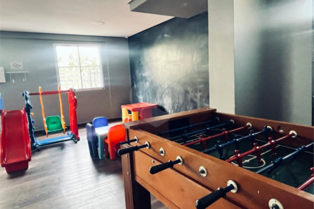 Apartamento à venda com 2 quartos em Parque Maria Domitila, São Paulo, SP