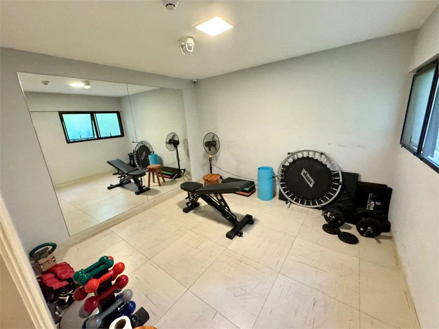 Apartamento à venda com 4 quartos, sendo 2 suítes, em Pinheiros, São Paulo, SP
