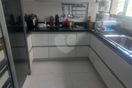 Apartamento à venda com 3 suítes em Vila Pompéia, São Paulo, SP