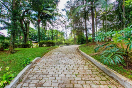 Casa para alugar com 4 suítes no condomínio Chácara Flora, São Paulo - SP