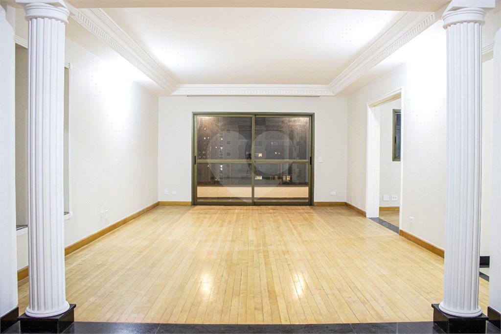 Apartamento à venda com 3 suítes em Jardim Londrina, São Paulo, SP