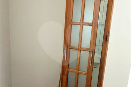 Sobrado à venda com 3 quartos, sendo 1 suíte, em Vila Gustavo, São Paulo, SP