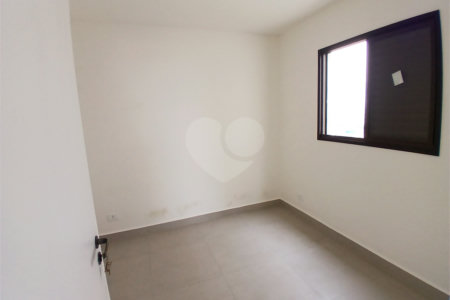 Apartamento à venda com 2 quartos em Vila dos Remédios, São Paulo, SP