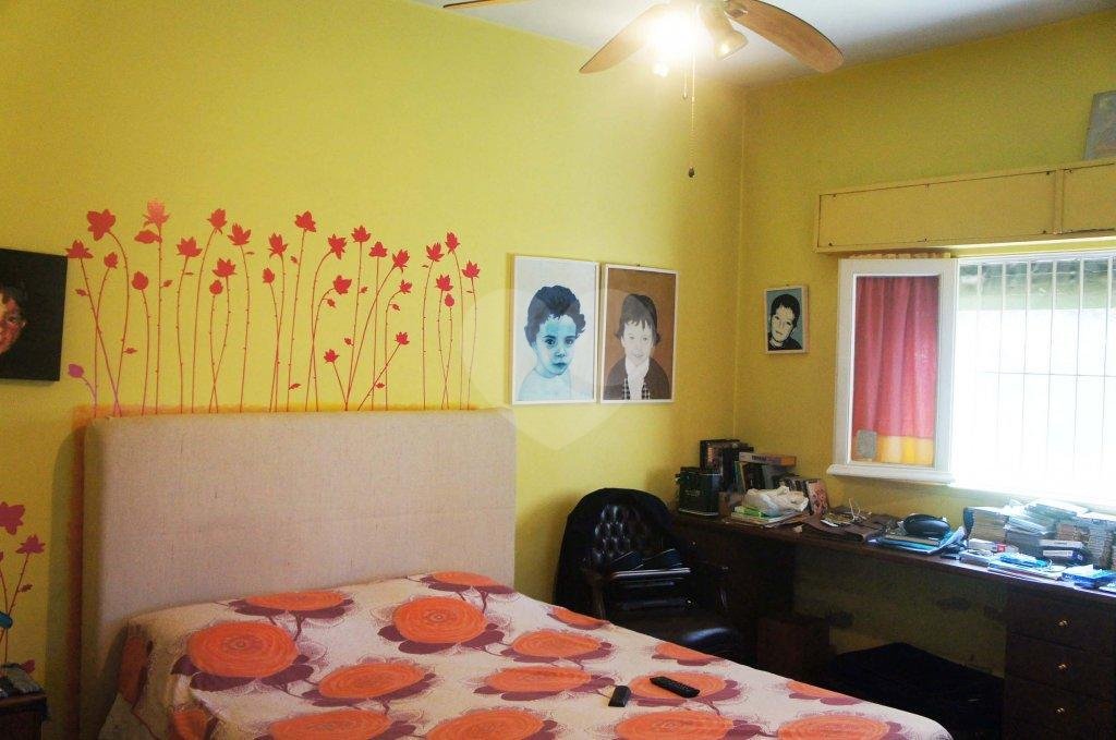 Casa Térrea à venda com 4 quartos, sendo 2 suítes, em Jardim Cordeiro, São Paulo, SP