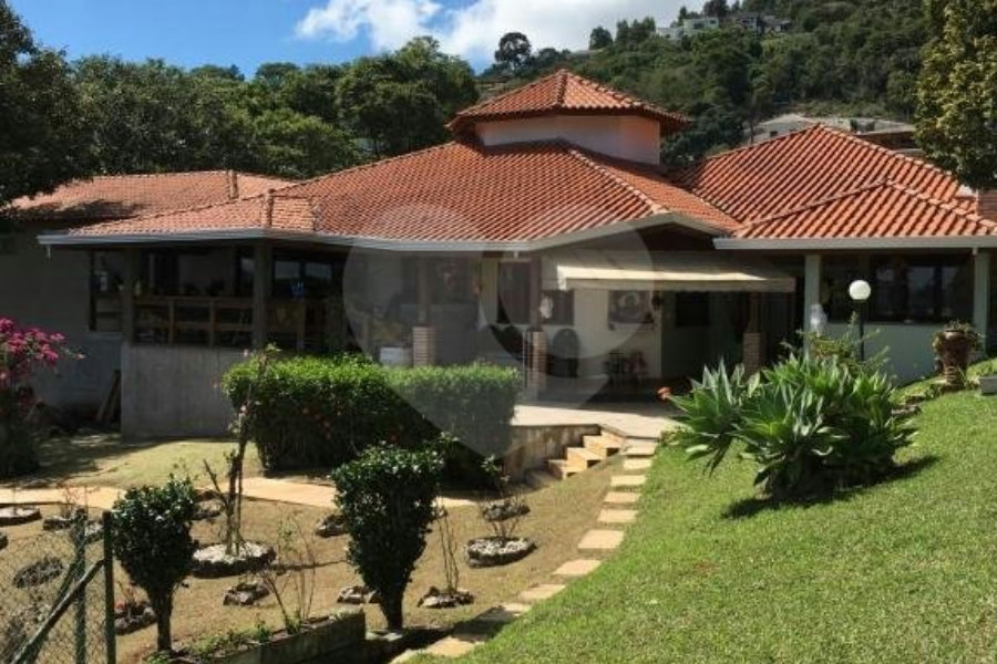 Casa à venda com 3 suítes no condomínio Alpes Caieras, Caieiras - SP
