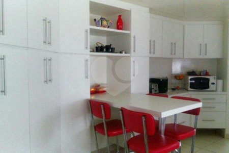 Sobrado à venda com 5 quartos, sendo 2 suítes,  em Instituto de Previdência, São Paulo, SP