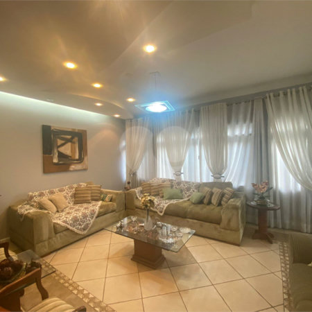 Casa à venda com 4 suítes no condomínio Okinawa, Paulínia - SP