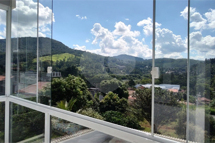 Casa à venda com 5 quartos, sendo 3 suítes,  em Capoavinha, Mairiporã, SP