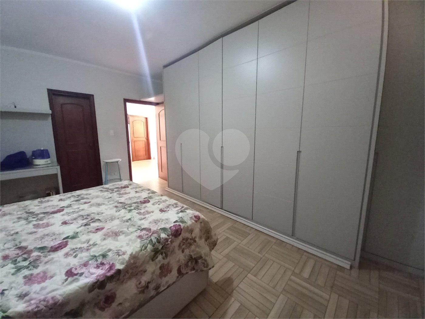 Sobrado à venda com 4 quartos, sendo 2 suítes, em Tremembé, São Paulo, SP