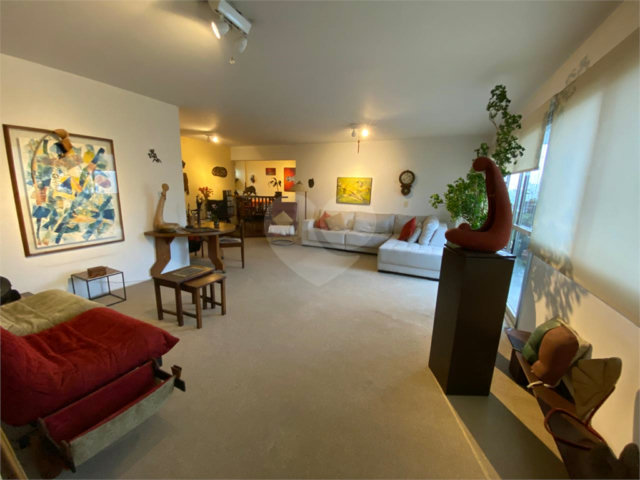 Apartamento à venda com 3 quartos, sendo 1 suíte,  em Morumbi, São Paulo, SP