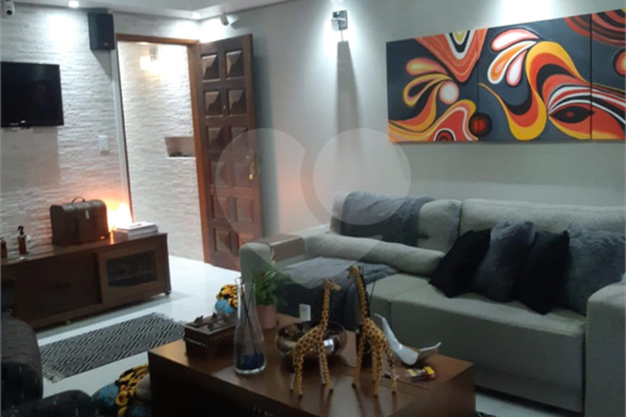 Sobrado à venda com 3 quartos, sendo 1 suíte, em Vila Mazzei, São Paulo, SP