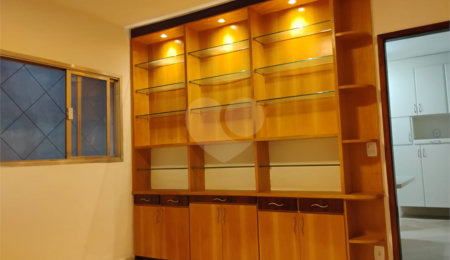 Sobrado à venda com 3 quartos, sendo 1 suíte,  em Vila Paulista, São Paulo, SP