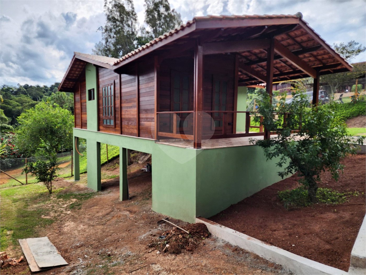 Casa à venda com 2 quartos, sendo 1 suíte, no condomínio Chácara Pedra Grande, Atibaia - SP