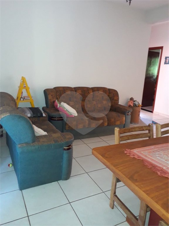 Chácara à venda com 4 quartos, sendo 1 suíte,  em Chácaras Polozzi, Louveira, SP