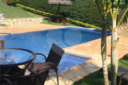 Casa à venda com 3 quartos, sendo 1 suíte,  no condomínio Vista Alegre, Bom Jesus dos Perdões - SP