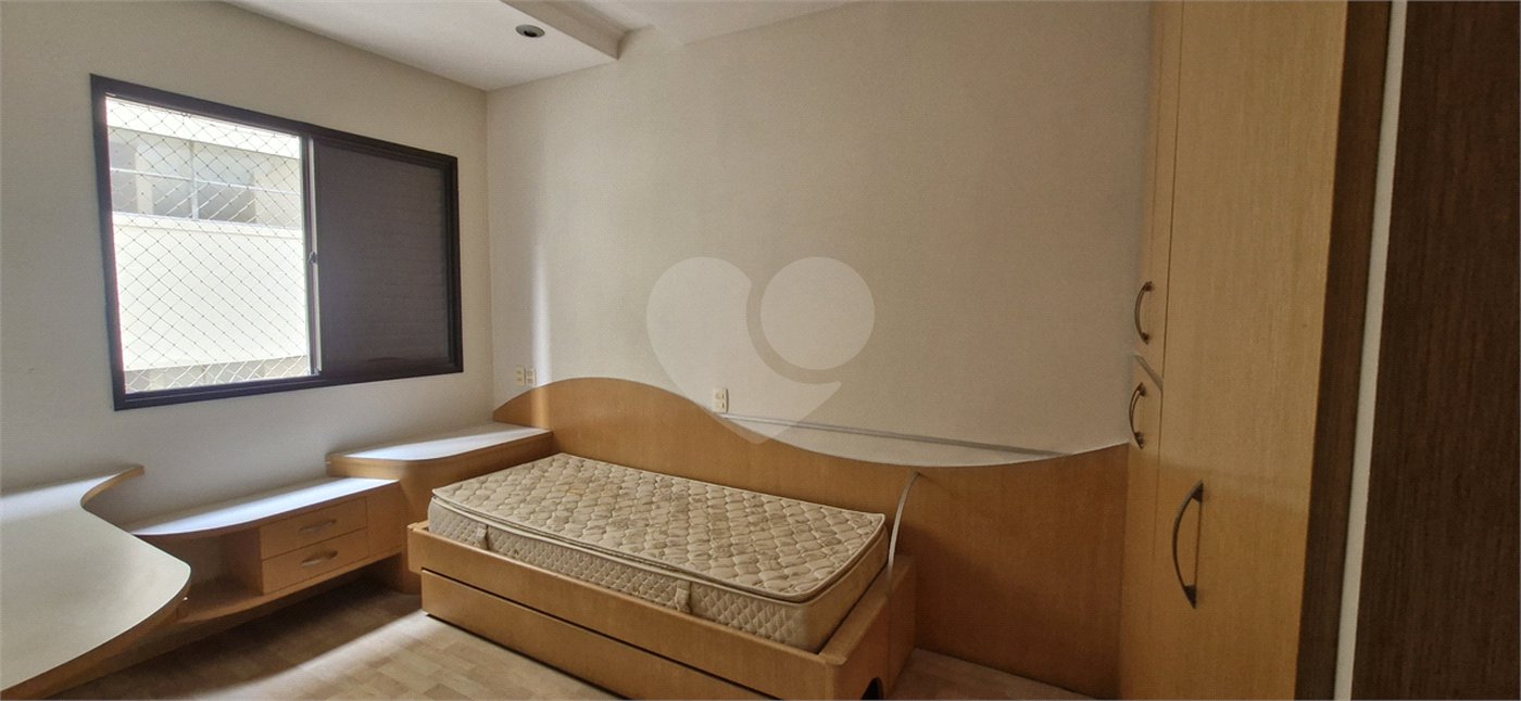 Apartamento à venda com 4 quartos, sendo 3 suítes, em Santa Cecília, São Paulo, SP