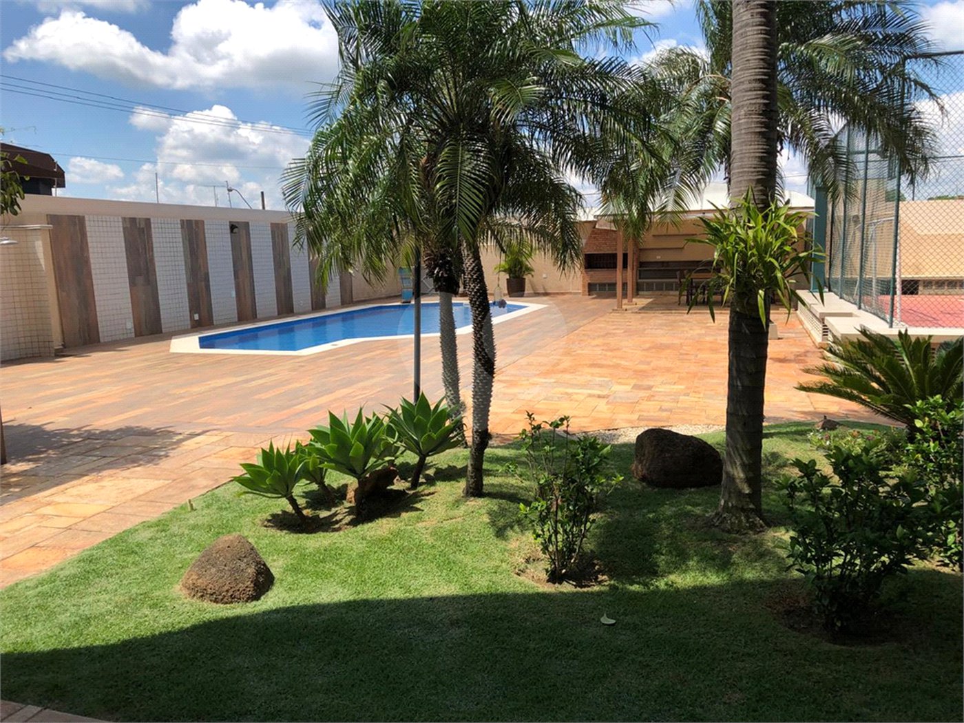 Apartamento à venda com 4 suítes em Vila Henrique, Salto, SP