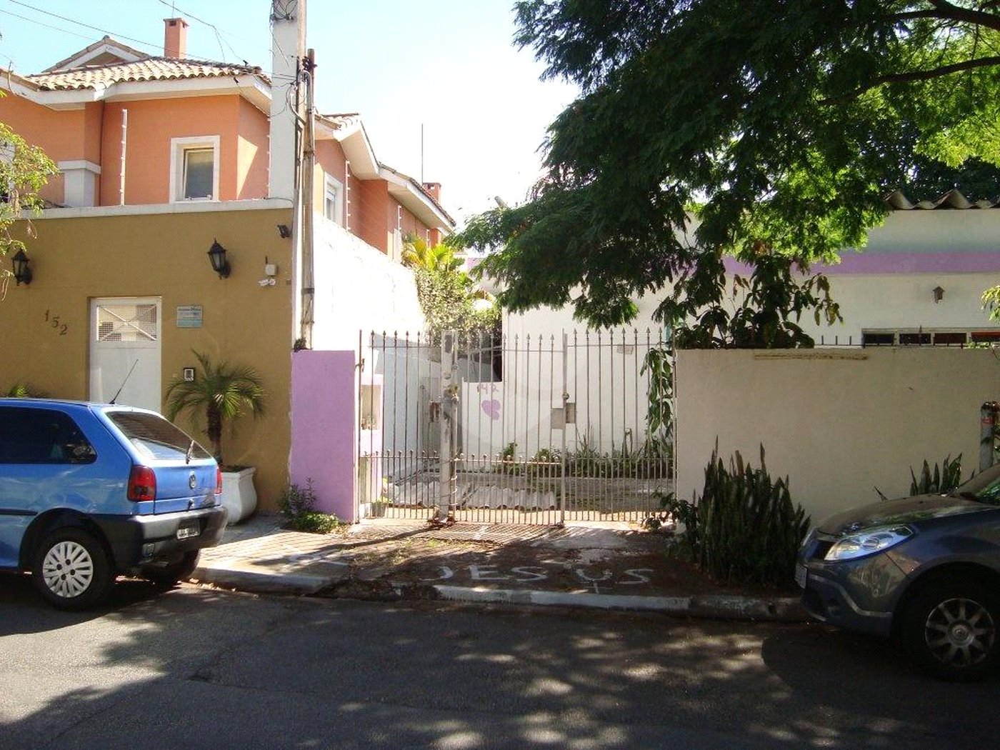 Casa à venda com 3 suítes em Jardim Leonor, São Paulo, SP