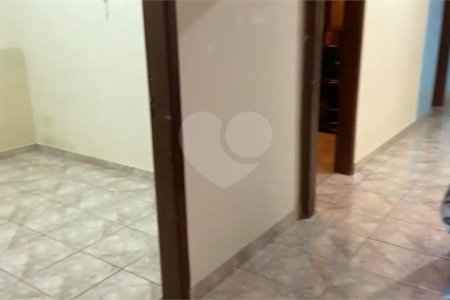 Casa à venda com 3 quartos, sendo 1 suíte,  no Centro, Salto, SP