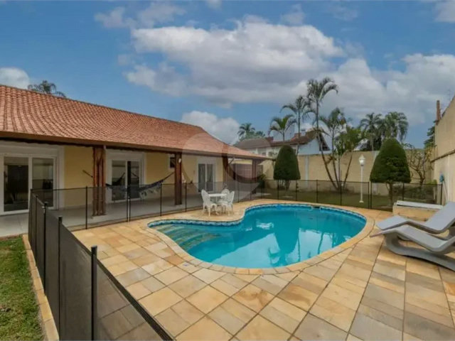 Casa Térrea à venda com 3 quartos, sendo 1 suíte,  em Interlagos, São Paulo, SP