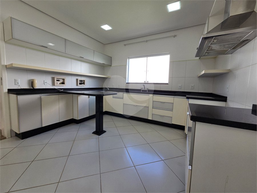 Casa para alugar com 3 suítes no condomínio Residencial Villa dos Inglezes, Sorocaba - SP