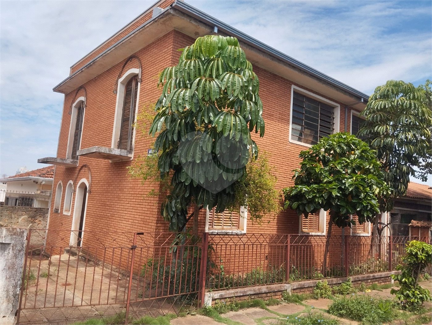 Sobrado à venda com 4 quartos, sendo 1 suíte,  em Vila Xavier (vila Xavier), Araraquara, SP