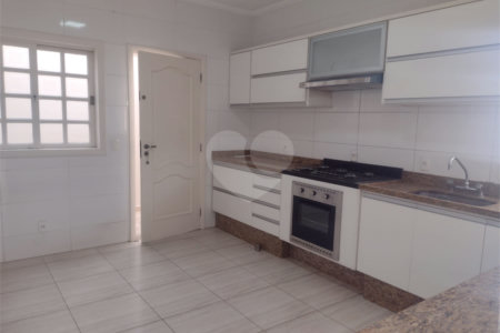 Casa para alugar com 3 suítes em Loteamento Aldeia da Mata, Votorantim, SP