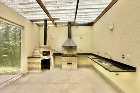 Casa à venda com 4 suítes no condomínio Recanto Impla, Carapicuíba - SP