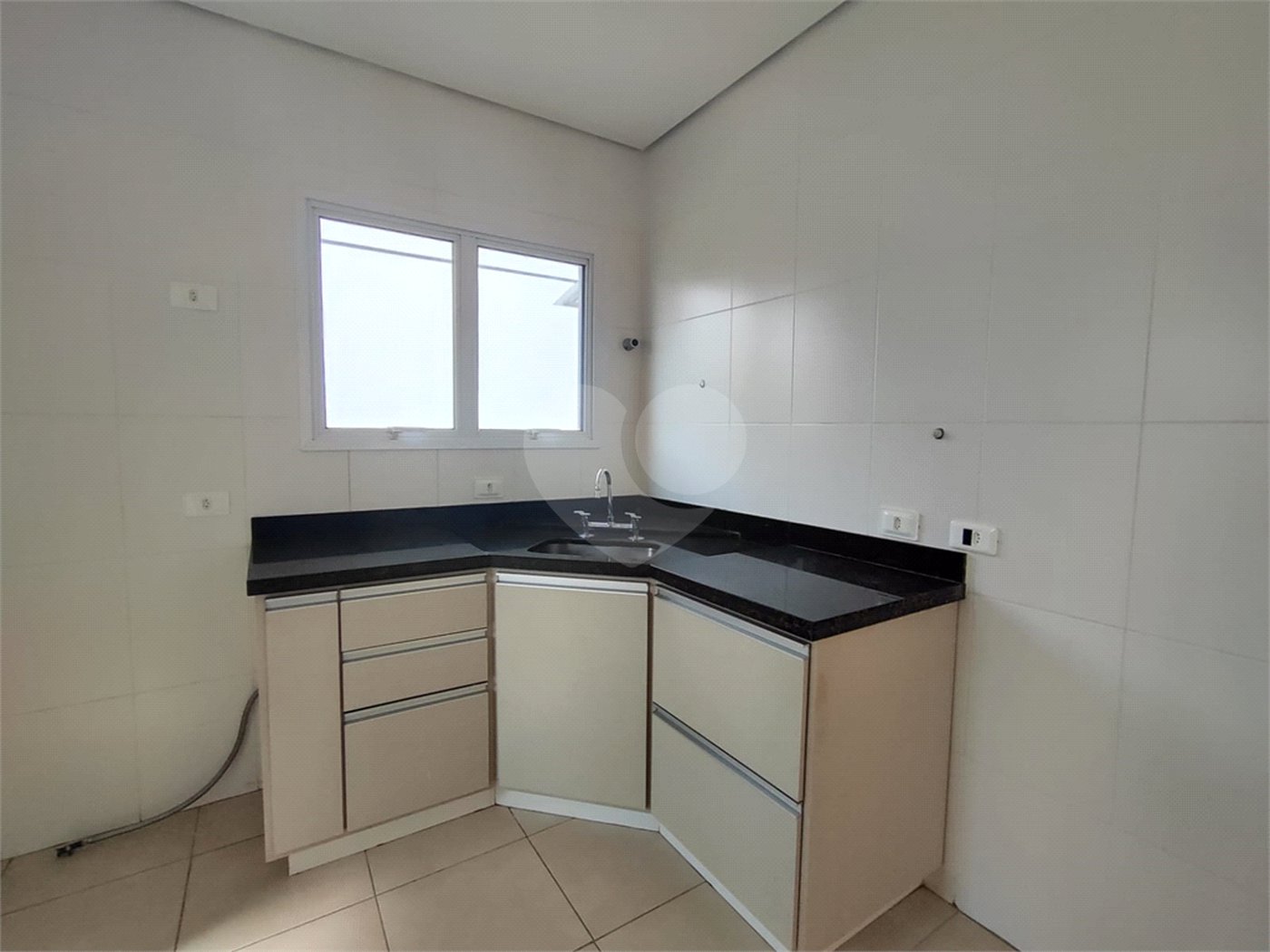Casa de Vila à venda com 3 quartos, sendo 1 suíte, em Loteamento Jardim Morumbi, Atibaia, SP