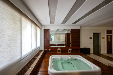 Apartamento à venda com 2 quartos, sendo 1 suíte,  em Jardim das Acácias, São Paulo, SP