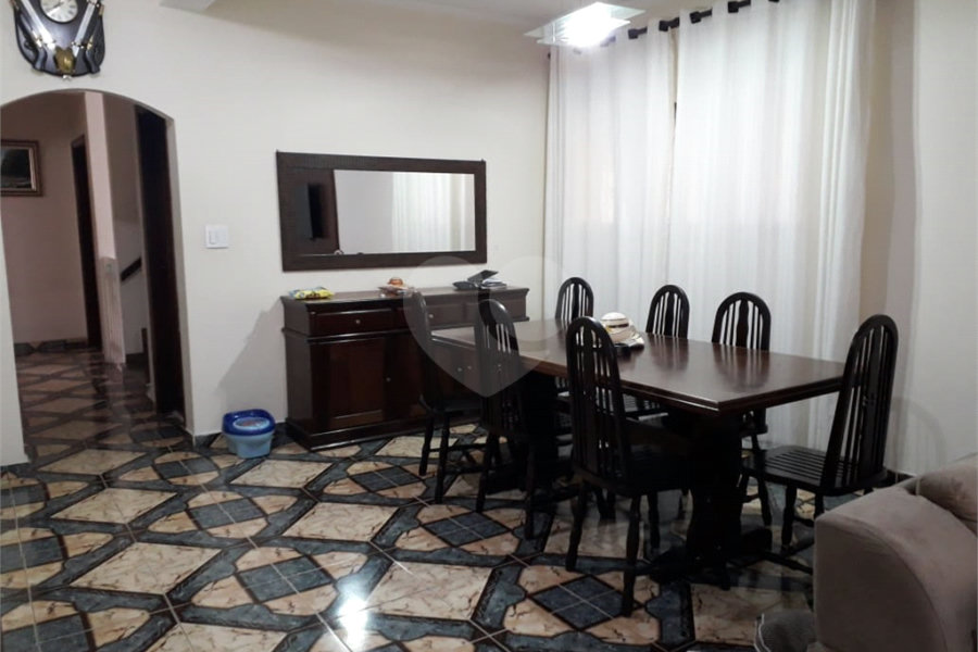 Sobrado à venda com 4 quartos em Tremembé, São Paulo, SP