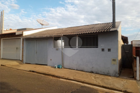 Casa térrea para venda, com 2 dormitórios.