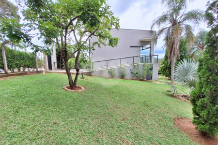 Casa à venda com 7 quartos, sendo 3 suítes, no condomínio Chacaras do Lago, Vinhedo - SP
