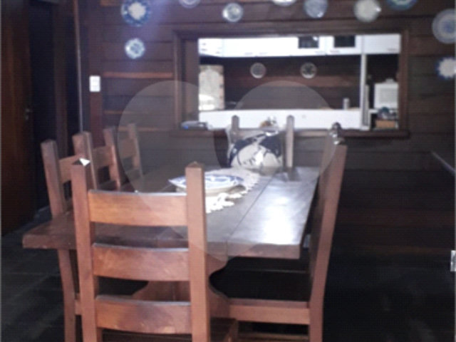 Casa à venda com 3 quartos, sendo 1 suíte,  no condomínio Gleba II, Mairiporã - SP