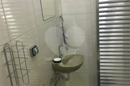 Sobrado à venda com 3 suítes em Vila Nivi, São Paulo, SP