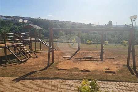Casa à venda com 3 quartos, sendo 1 suíte, no condomínio Horto Florestal Villagio, Sorocaba - SP