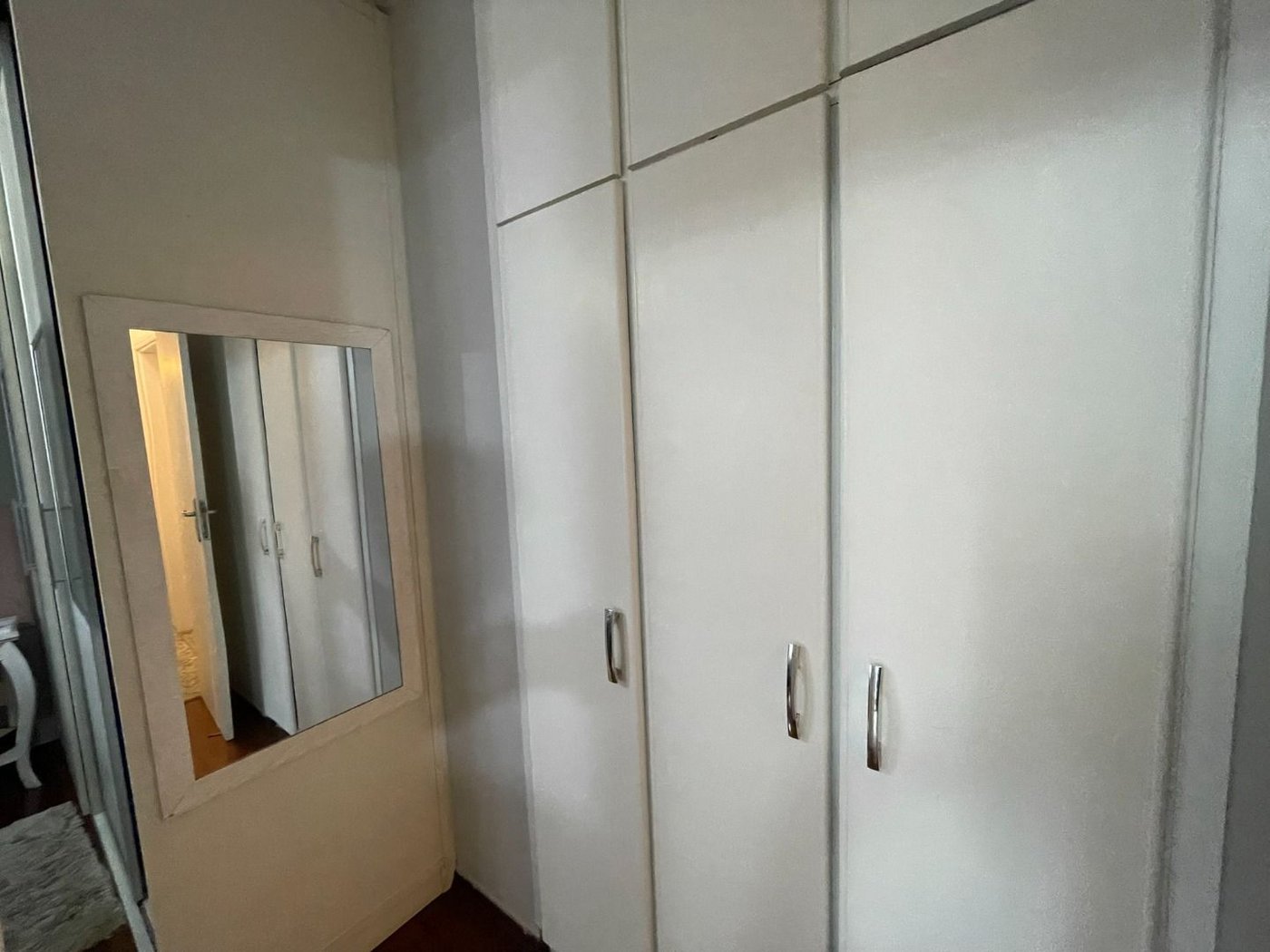 Apartamento 3 dormitórios com 2 suítes, 2 vagas demarcadas, no Embaré, Santos