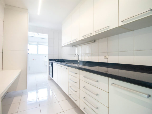 Apartamento à venda com 3 quartos, sendo 1 suíte,  em Panamby, São Paulo, SP