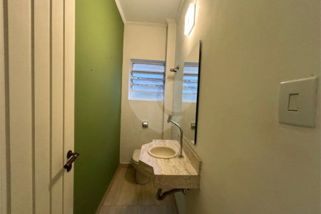 Sobrado à venda ou para alugar com 4 quartos, sendo 1 suíte, em Santo Amaro, São Paulo, SP