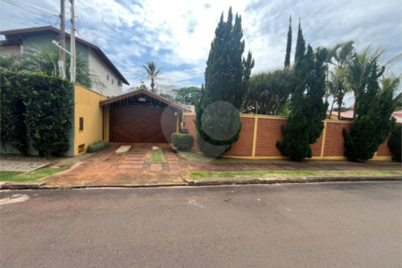 Casa à venda com 3 quartos, sendo 1 suíte, em Parque Santa Marta, São Carlos, SP