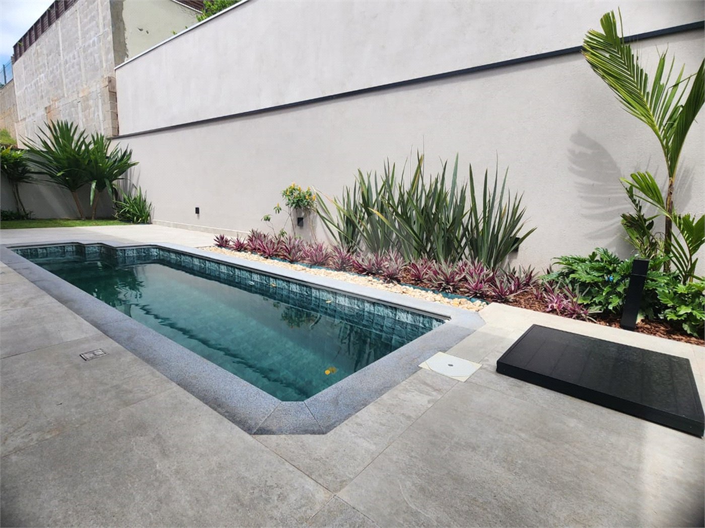 Casa à venda com 3 suítes no condomínio Terras de São Francisco, Vinhedo - SP
