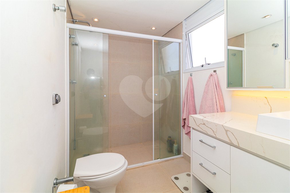 Apartamento à venda com 3 quartos, sendo 1 suíte,  em Alto da Boa Vista, São Paulo, SP